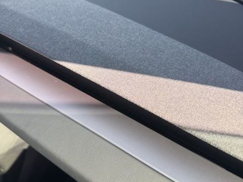 Used 2026 Tesla Model Y 2WD image 28