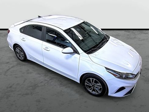 Used 2024 Kia Forte LXS FWD image 5