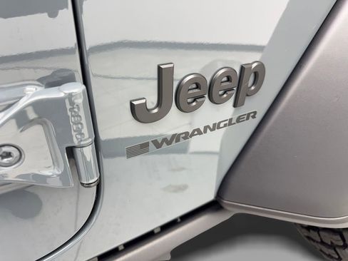 Used 2024 Jeep Wrangler Willys image 23