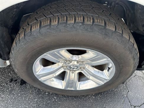 Used 2015 RAM 1500 Laramie AWD/4WD image 10