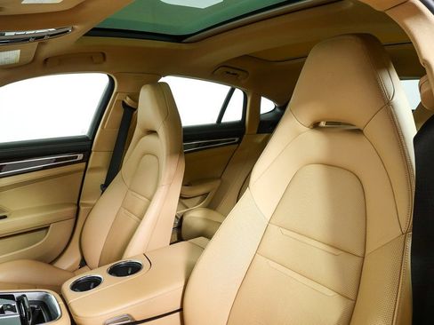 Used 2023 Porsche Panamera 4S w/ Premium Package image 5