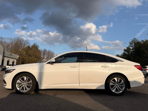 Used 2018 Honda Accord LX image 2