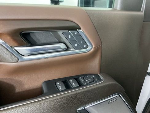 Used 2024 GMC Sierra 3500 Denali w/ Denali Reserve Package image 17