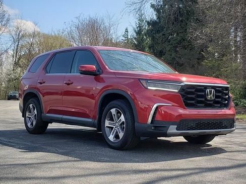 Used 2025 Honda Pilot EX-L image 1