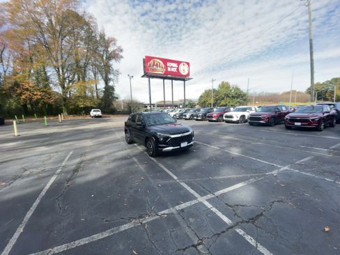 Used 2025 Chevrolet TrailBlazer LT image 16