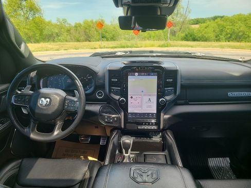 Used 2024 RAM 1500 Laramie AWD/4WD image 20