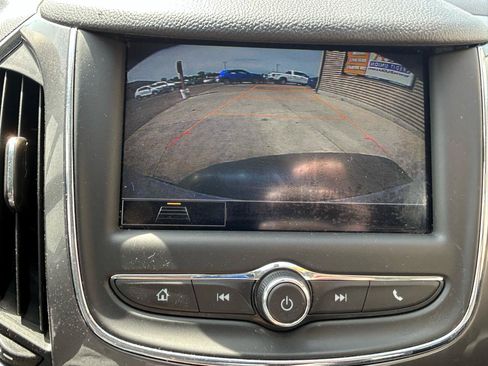Used 2019 Chevrolet Cruze LT FWD image 23