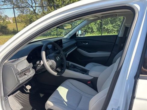 Used 2024 Honda Accord EX image 14