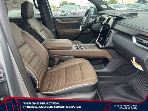 New 2026 GMC Acadia Denali Ultimate w/ LPO, Floor Liner Package AWD/4WD image 20