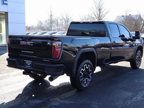 Used 2025 GMC Sierra 2500 AT4 image 3
