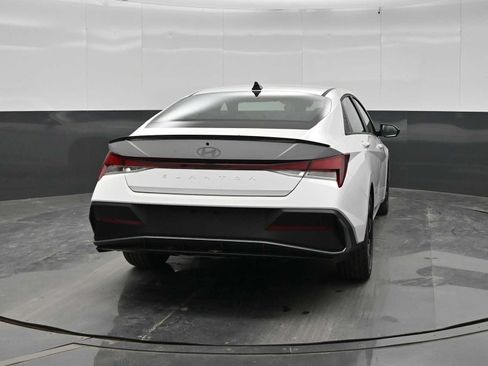 New 2026 Hyundai Elantra SEL Sport FWD image 6