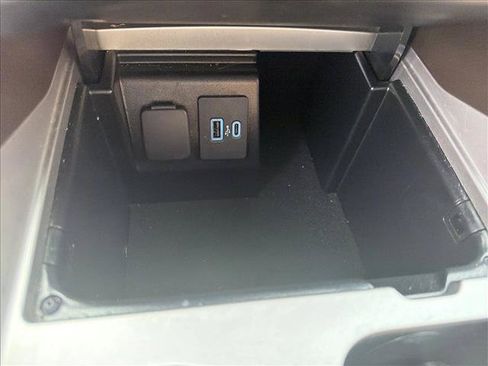 Used 2023 Ford Explorer King Ranch w/ Technology Package RWD image 21