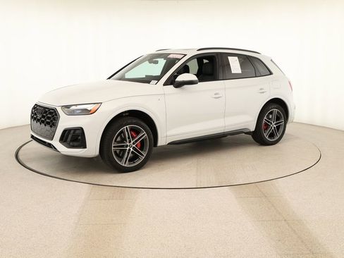 Certified 2025 Audi Q5 e Premium Plus w/ Premium Plus Package image 13