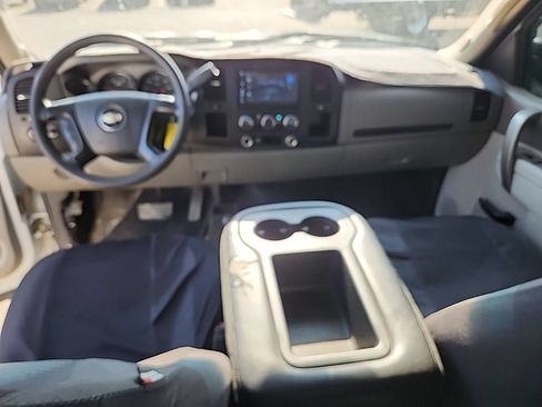 Used 2011 Chevrolet Silverado 3500 W/T AWD/4WD image 27