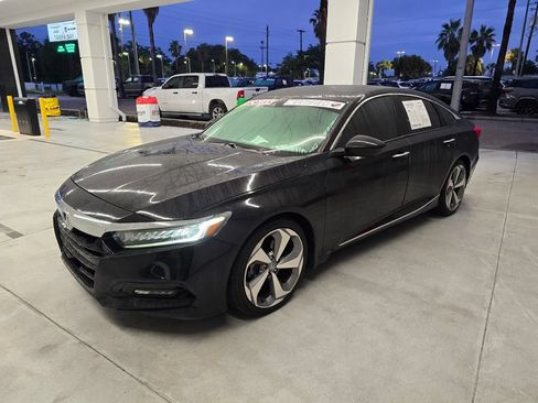 Used 2019 Honda Accord Touring image 2