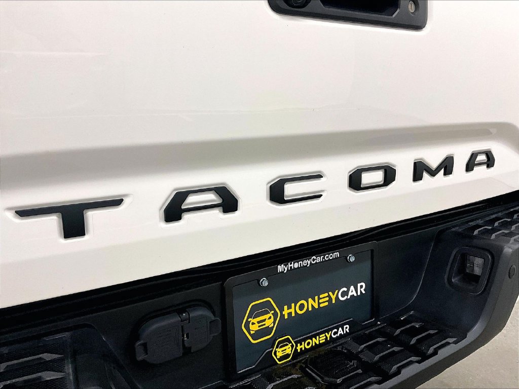 Used 2021 Toyota Tacoma TRD Sport w/ TRD Premium Sport Package AWD/4WD image 25