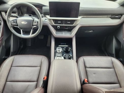 Used 2025 Ford Explorer Platinum w/ LUX Leather Package AWD/4WD image 23
