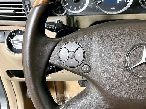 Used 2011 Mercedes-Benz E 350 4MATIC Wagon image 17