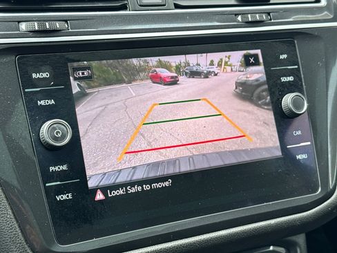 Used 2022 Volkswagen Tiguan SE R-Line FWD image 25