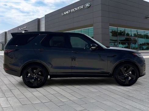 Used 2025 Land Rover Discovery Dynamic SE AWD/4WD image 6