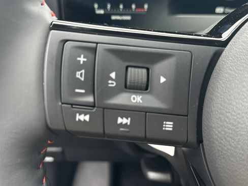 New 2026 Nissan Kicks SR FWD image 23