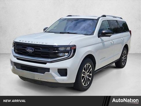 Used 2025 Ford Expedition Platinum AWD/4WD image 1
