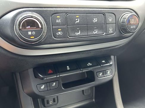 Used 2019 Chevrolet Colorado LT w/ Colorado RST Special Edition AWD/4WD image 26