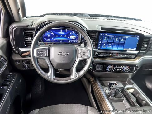Used 2023 Chevrolet Silverado 1500 RST w/ Redline Edition AWD/4WD image 13