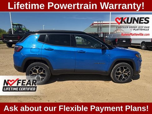 Used 2025 Jeep Compass Limited AWD/4WD image 3
