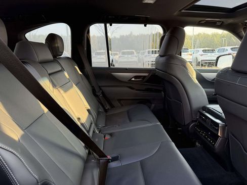 Used 2024 Lexus LX 600 F Sport image 16
