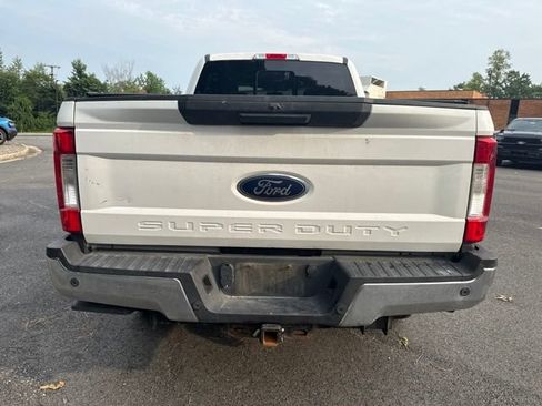 Used 2018 Ford F250 XLT w/ XLT Premium Package AWD/4WD image 4