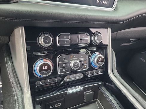 Used 2021 GMC Yukon Denali w/ Denali Ultimate Package image 24