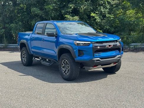 Used 2024 Chevrolet Colorado ZR2 w/ ZR2 Convenience Package III AWD/4WD image 8
