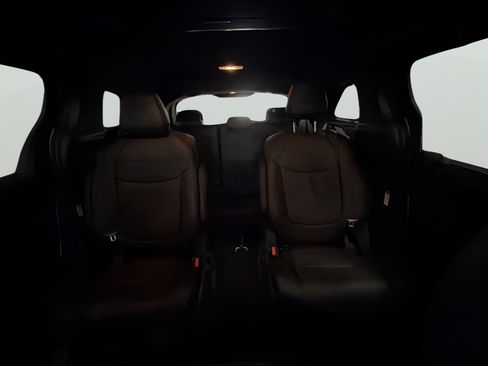 Used 2025 Toyota Sienna Platinum AWD/4WD image 24