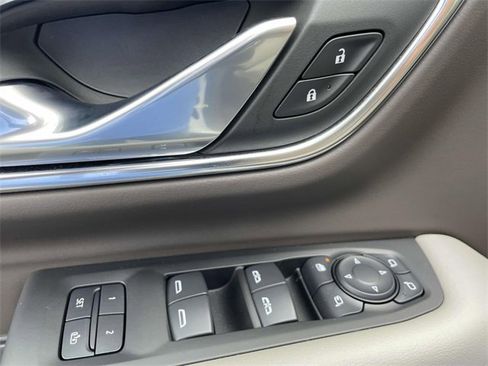 Certified 2024 Chevrolet Tahoe Z71 w/ Luxury Package image 18