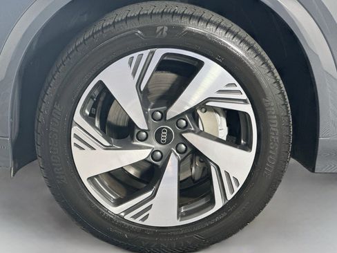 Used 2025 Audi Q6 e-tron Premium Plus w/ Premium Plus AWD/4WD image 11