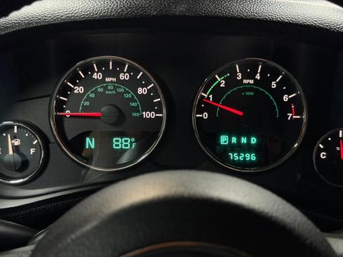 Used 2014 Jeep Wrangler Sahara w/ Connectivity Group AWD/4WD image 33