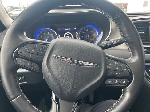 Used 2020 Chrysler Pacifica Touring-L w/ Advanced Safetytec Group image 21