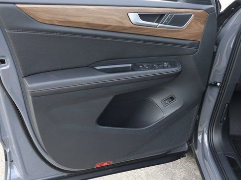 New 2026 Volkswagen Atlas SE image 10