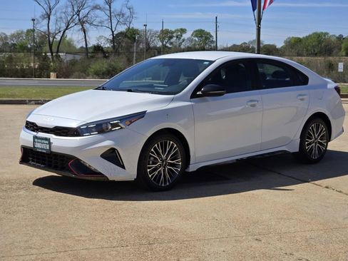 Used 2023 Kia Forte GT-Line image 3