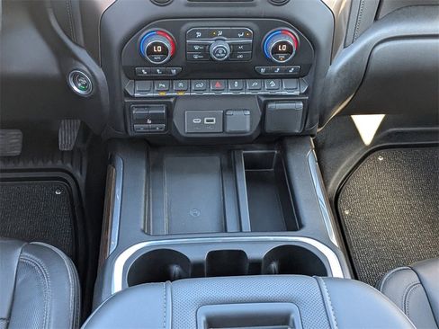 Used 2022 Chevrolet Silverado 1500 High Country w/ Z71 Off-Road Package image 17