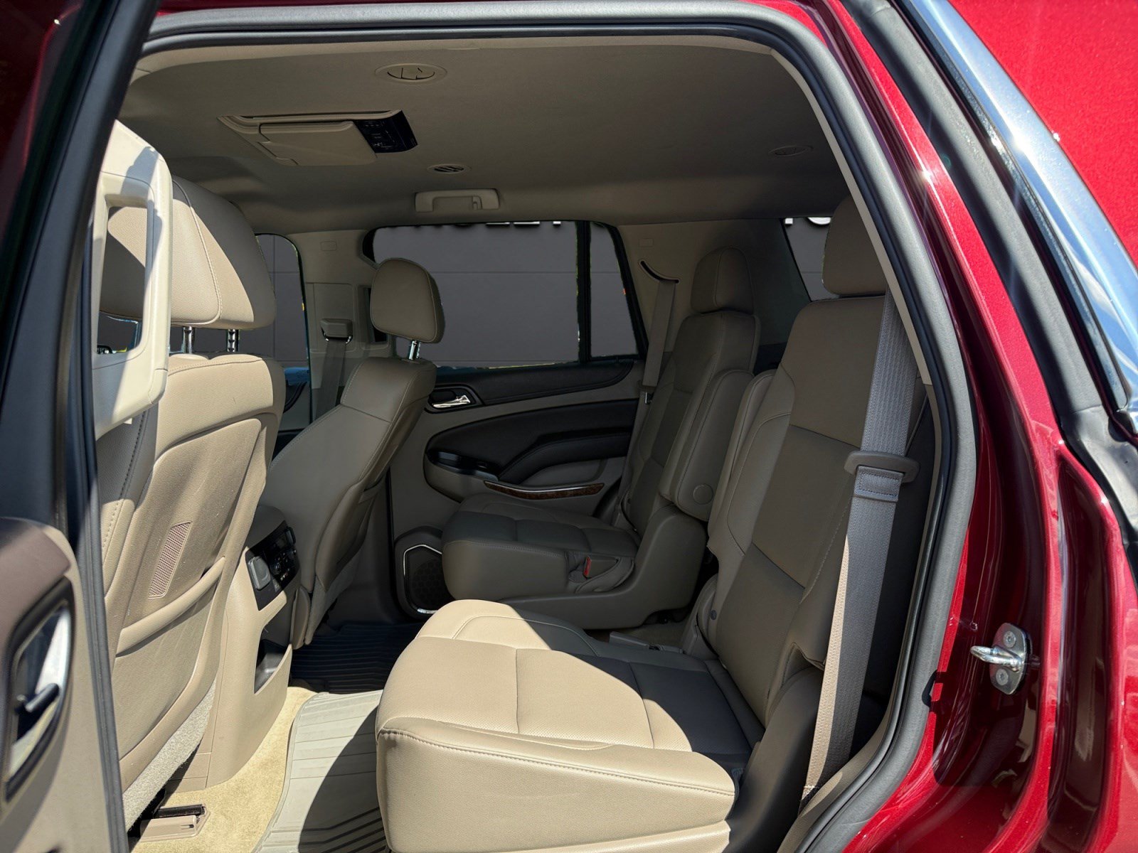 Used 2016 Chevrolet Tahoe LTZ RWD image 19
