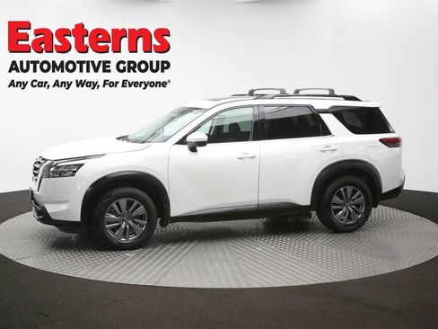 Used 2024 Nissan Pathfinder SV w/ SV Premium Package AWD/4WD image 63