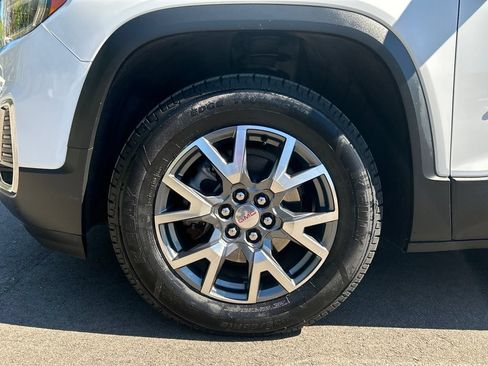 Used 2023 GMC Acadia SLT w/ Trailering Package AWD/4WD image 9