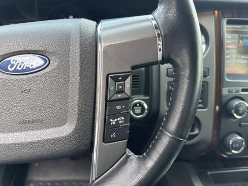 Used 2015 Ford Expedition EL Platinum image 23