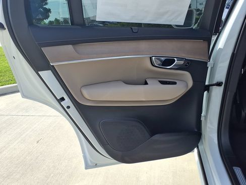 New 2026 Volvo XC90 T8 Ultra w/ Protection Package Premier AWD/4WD image 12