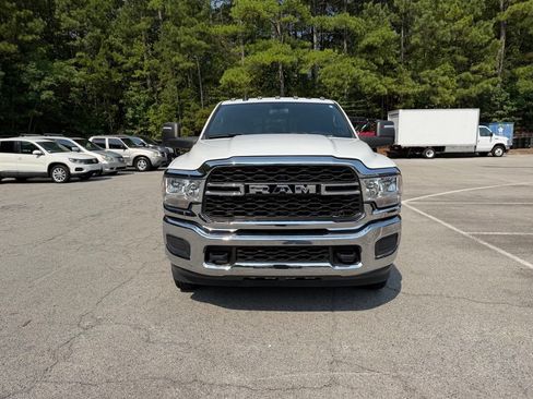 Used 2024 RAM 3500 Tradesman w/ Chrome Appearance Group AWD/4WD image 3