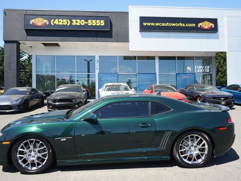 Used 2015 Chevrolet Camaro SS w/ Green Flash Special Edition RWD image 2