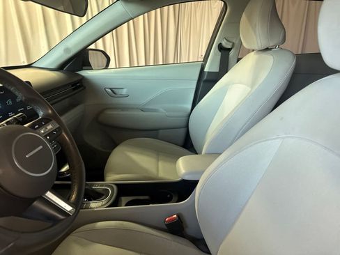 Used 2025 Hyundai Kona SEL FWD image 19