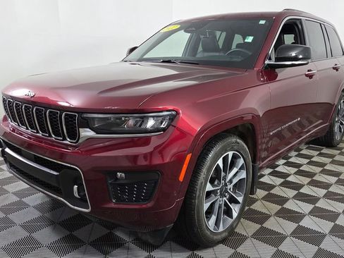 Used 2022 Jeep Grand Cherokee Overland w/ Luxury Tech Group IV image 3